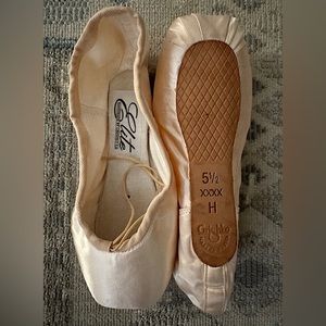 Elite pointe shoes by Grishko - 5.5 XXXX